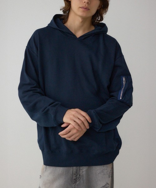 AZUL by moussy(アズールバイマウジー)の「ユーティリティポケット付きフーディー(パーカー・メンズ・杢グレー/ブラック/ネイビー・SMALL/MEDIUM/LARGE)」の3枚目の写真