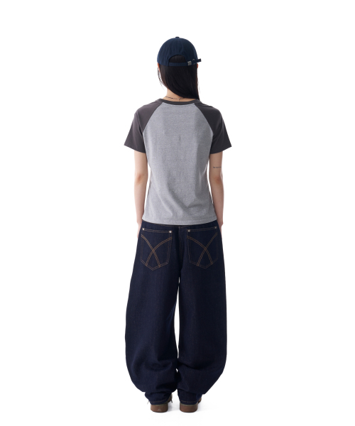 AAKAM(アーカム)の「AKM Rhinestone Raglan Half Top (Gray)(Tシャツ/カットソー・レディース・その他・1/2)」の3枚目の写真