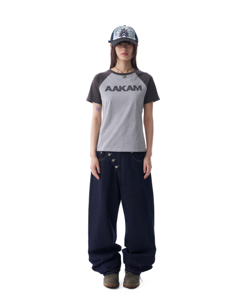 AAKAM(アーカム)の「AKM Rhinestone Raglan Half Top (Gray)(Tシャツ/カットソー・レディース・その他・1/2)」の4枚目の写真