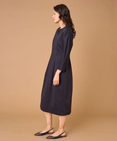 INED（イネド）の「ダンボールニット キーネックワンピース（ワンピース・レディース・ネイビー・11号/9号/7号）」の5枚目の写真