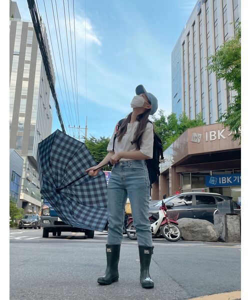 MUSINSA STANDARD WOMAN（ムシンサスタンダードウーマン）の「レディーススリムストレートデニムパンツ【ライトインディゴ】（デニムパンツ・レディース・その他・28/29/30/24/25/26/27）」の10枚目の写真