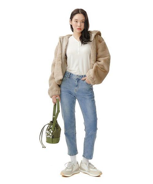 MUSINSA STANDARD WOMAN（ムシンサスタンダードウーマン）の「レディーススリムストレートデニムパンツ【ライトインディゴ】（デニムパンツ・レディース・その他・28/29/30/24/25/26/27）」の12枚目の写真