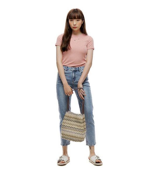 MUSINSA STANDARD WOMAN（ムシンサスタンダードウーマン）の「レディーススリムストレートデニムパンツ【ライトインディゴ】（デニムパンツ・レディース・その他・28/29/30/24/25/26/27）」の14枚目の写真