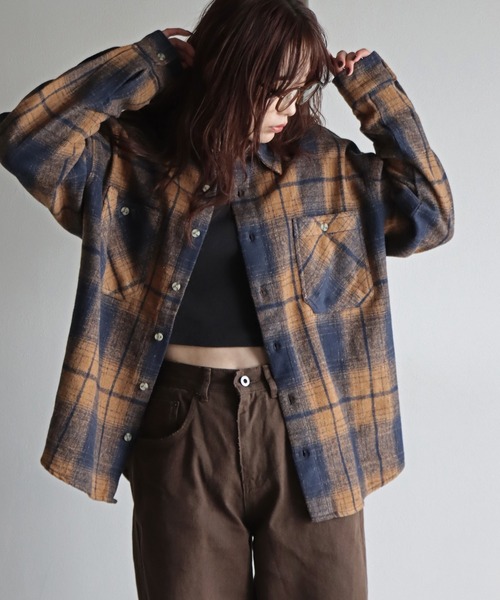 COURO（コウロ）の「ネルオンブレチェックシャツ（シャツ/ブラウス・レディース・ネイビー/ベージュ/レッド・M/L/XL）」の4枚目の写真