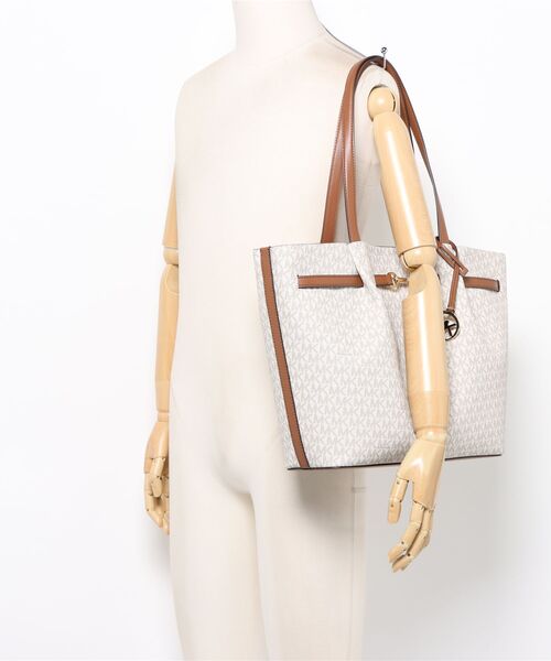 MICHAEL KORS（マイケルコース）の「CARSON トート ラージ - MKシグネチャー（トートバッグ・レディース・ホワイト系・FREE）」の5枚目の写真