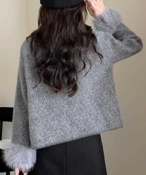 Sibra（シブラ）の「パールボタンファー袖モヘア風ジャケット（ノーカラージャケット・レディース・グレー/ホワイト・M）」の13枚目の写真