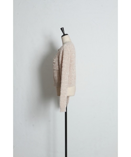 tocco closet（トッコ　クローゼット）の「多種ビジュー釦ミックスニットジャケットライクカーディガン（ノーカラージャケット・レディース・アイボリー/ベージュ・M）」の17枚目の写真