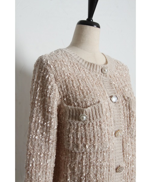 tocco closet（トッコ　クローゼット）の「多種ビジュー釦ミックスニットジャケットライクカーディガン（ノーカラージャケット・レディース・アイボリー/ベージュ・M）」の20枚目の写真