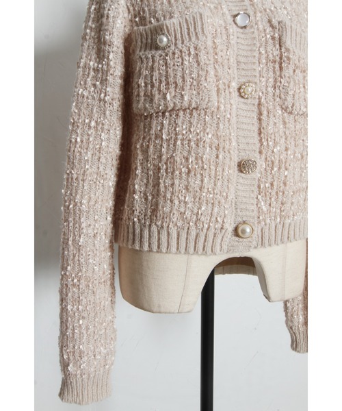 tocco closet（トッコ　クローゼット）の「多種ビジュー釦ミックスニットジャケットライクカーディガン（ノーカラージャケット・レディース・アイボリー/ベージュ・M）」の21枚目の写真