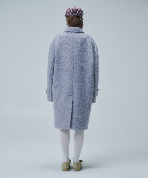 FUN FROM FUN(ファンフロムファン)の「HAIRY OVERFIT COAT, LAVENDER(チェスターコート・レディース・ラベンダー・OS)」の3枚目の写真