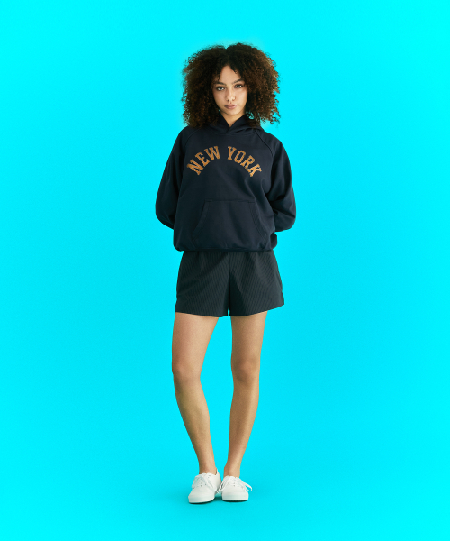 ERER（エルエル）の「Vintage Painted Raglan Hoodie Navy（パーカー・レディース・ネイビー・1/2）」の5枚目の写真