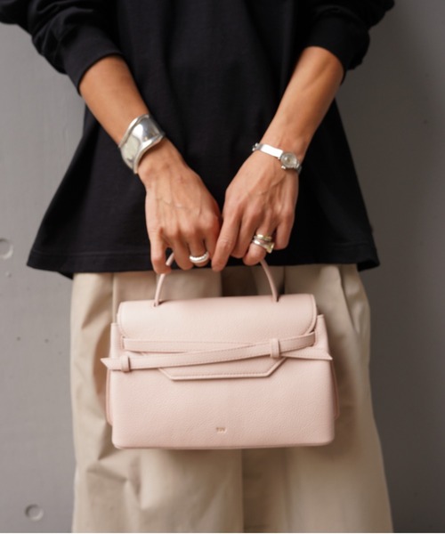 tov(トーヴ)の「TOV(トーヴ) MIMI M(ハンドバッグ・レディース・ベビーピンク/ブラック・F)」の5枚目の写真