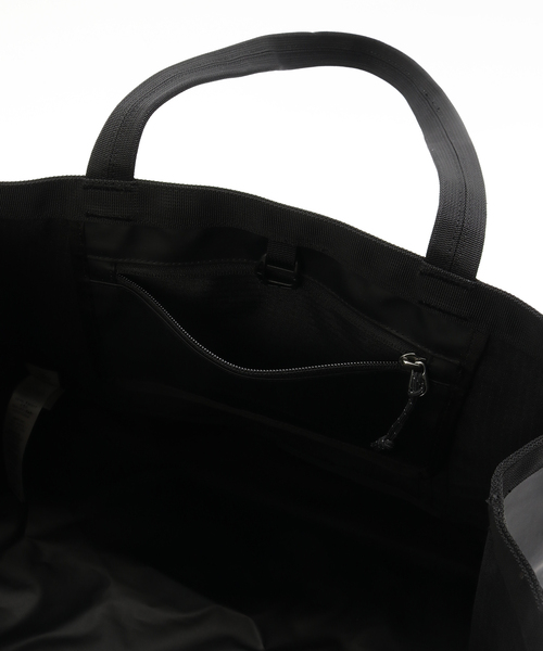 patagonia（パタゴニア）の「Patagonia Black Hole Tote 25L（ショルダーバッグ・メンズ・ブラック・FREE）」の6枚目の写真