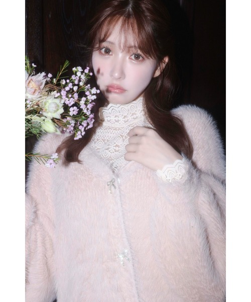 MISTREASS（ミストレアス）の「Ribbon Button Long Shaggy Knit Cardigan（カーディガン/ボレロ・レディース・オフホワイト/ライトピンク・FREE）」の6枚目の写真