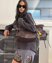 YEOMIMの「medium slash hobo bag (black)（ショルダーバッグ）」
