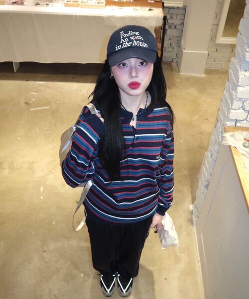 WMC(ダブリューエムシー)の「マルチストライプヘンリーネックニット_NAVY(ニット/セーター・メンズ・ネイビー・MEDIUM/LARGE/X-LARGE)」の8枚目の写真