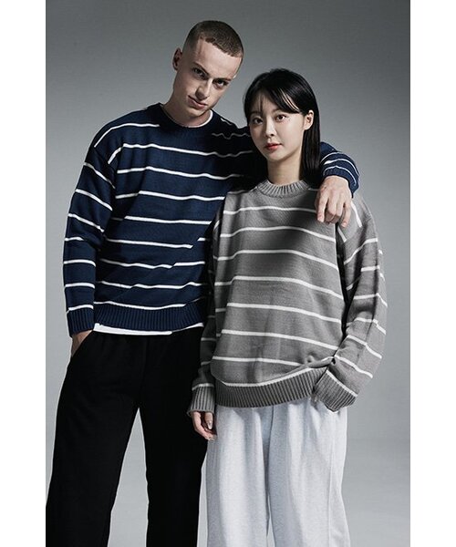 APOSTROPHE COMMA(アポストロフィコンマ)の「ポイントラベルストライプクルーネックオーバーニット(グレー)(ニット/セーター・レディース・その他・MEDIUM/LARGE)」の5枚目の写真