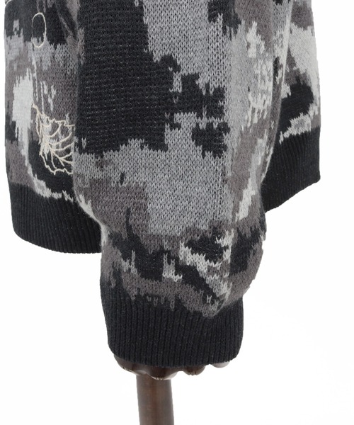 ADAM PATEK(アダムパテック)の「【ADAMPATEK/アダムパテック】mad embroidered fade knit cardigan ジャガードニットカーディガン(カーディガン/ボレロ・メンズ・ブラウン/グレー・1/2)」の4枚目の写真