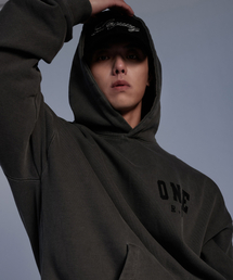 ONERM（ワンアルエム）の「Pigment Graphic Heavy Sweat Hoodie Charcoal（パーカー）」