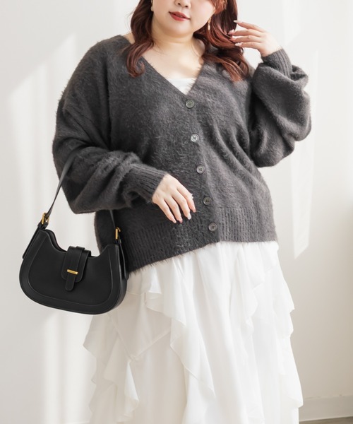 CLETTE(クレット)の「CLETTEオリジナルVネックシャギーニットカーディガン(カーディガン/ボレロ・レディース・ベージュ/チャコールグレー/ブラウン・4L/3L/LL)」の4枚目の写真
