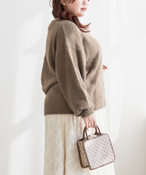 CLETTE(クレット)の「CLETTEオリジナルVネックシャギーニットカーディガン(カーディガン/ボレロ・レディース・ベージュ/チャコールグレー/ブラウン・4L/3L/LL)」の9枚目の写真