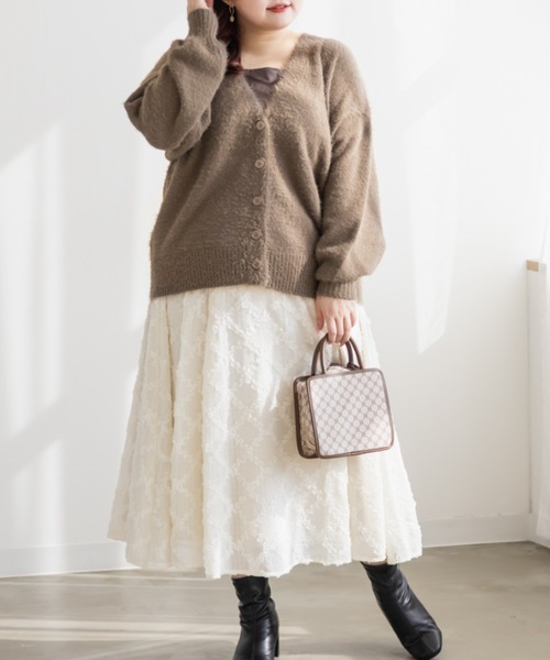 CLETTE(クレット)の「CLETTEオリジナルVネックシャギーニットカーディガン(カーディガン/ボレロ・レディース・ベージュ/チャコールグレー/ブラウン・4L/3L/LL)」の10枚目の写真
