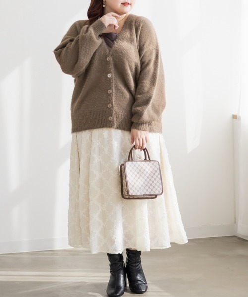 CLETTE(クレット)の「CLETTEオリジナルVネックシャギーニットカーディガン(カーディガン/ボレロ・レディース・ベージュ/チャコールグレー/ブラウン・4L/3L/LL)」の11枚目の写真