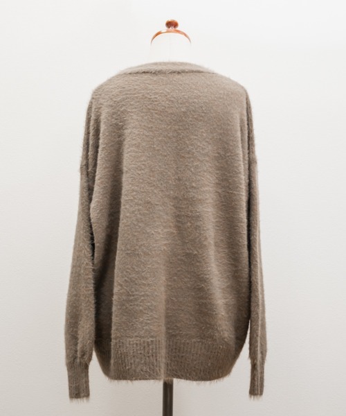 CLETTE(クレット)の「CLETTEオリジナルVネックシャギーニットカーディガン(カーディガン/ボレロ・レディース・ベージュ/チャコールグレー/ブラウン・4L/3L/LL)」の19枚目の写真