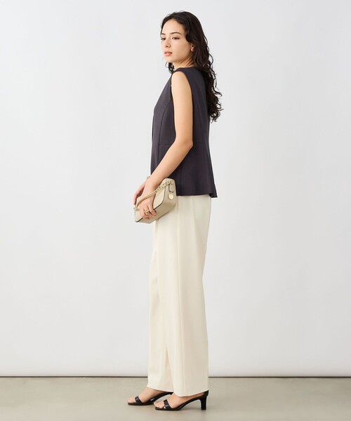 NOLLEY’S Sophi（ノーリーズソフィ）の「《セットアップ対応》ウォッシャブルドライシャークペプラムジレ（ベスト・レディース・グレイッシュベージュ/チャコールグレー・38）」の5枚目の写真