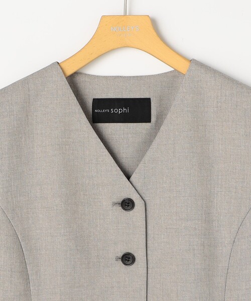 NOLLEY’S Sophi（ノーリーズソフィ）の「《セットアップ対応》ウォッシャブルドライシャークペプラムジレ（ベスト・レディース・グレイッシュベージュ/チャコールグレー・38）」の14枚目の写真