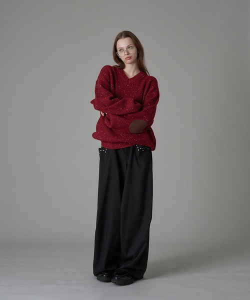 ONCILY(オンシェリー)の「HEART ELBOW NEP V-NECK KNIT / ハートエルボーネップVネックニット(ニット/セーター・メンズ・ブラウン/レッド・SMALL/MEDIUM/LARGE)」の4枚目の写真