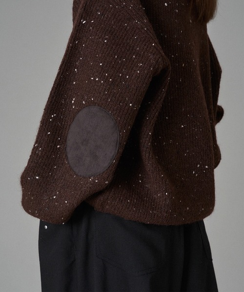 ONCILY(オンシェリー)の「HEART ELBOW NEP V-NECK KNIT / ハートエルボーネップVネックニット(ニット/セーター・メンズ・ブラウン/レッド・SMALL/MEDIUM/LARGE)」の14枚目の写真