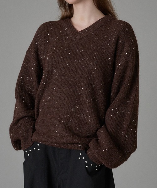ONCILY(オンシェリー)の「HEART ELBOW NEP V-NECK KNIT / ハートエルボーネップVネックニット(ニット/セーター・メンズ・ブラウン/レッド・SMALL/MEDIUM/LARGE)」の9枚目の写真