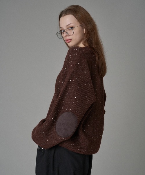 ONCILY(オンシェリー)の「HEART ELBOW NEP V-NECK KNIT / ハートエルボーネップVネックニット(ニット/セーター・メンズ・ブラウン/レッド・SMALL/MEDIUM/LARGE)」の11枚目の写真