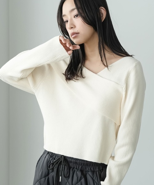 mili an deni(ミリアンデニ)の「アシメニットトップス(ニット/セーター・レディース・アッシュグレー/アイボリー/ブラック・M)」の2枚目の写真