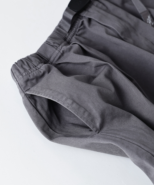 Gramicci(グラミチ)の「GRAMICCI / グラミチ 別注 エココットンツイル ワイドパンツ(チノパンツ・メンズ・ブラック/チャコールグレー/アイボリー/ブラウン・MEDIUM/LARGE)」の16枚目の写真