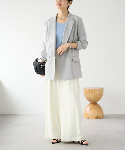 RIVE DROITE（リヴドロワ）の「【オンオフ使える】ドライギャバピークドラペルジャケット（テーラードジャケット・レディース・ネイビー/ライトグレー/モカ・FREE）」の4枚目の写真