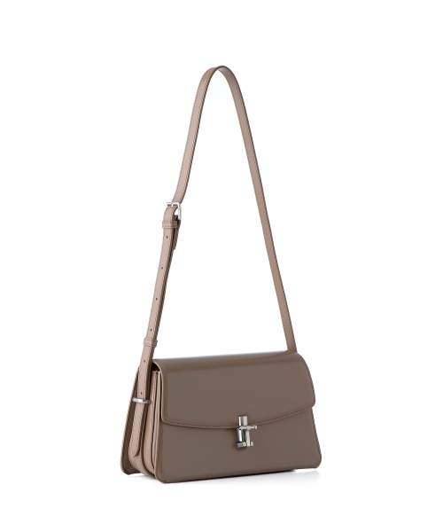 RAINBEE（レインビー）の「LEMARE BAG_ ASH BROWN（ショルダーバッグ・レディース・アッシュブラウン・FREE）」の2枚目の写真