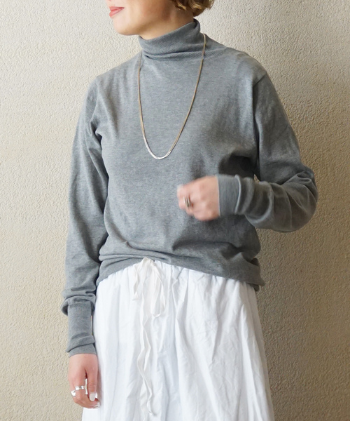 JOURNAL STANDARD LUXE(ジャーナルスタンダード ラックス)の「HGコットン タートルネックプルオーバー(ニット/セーター・レディース・ブラック/グレー/ホワイト/パープル・FREE)」の3枚目の写真