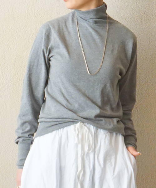 JOURNAL STANDARD LUXE(ジャーナルスタンダード ラックス)の「HGコットン タートルネックプルオーバー(ニット/セーター・レディース・ブラック/グレー/ホワイト/パープル・FREE)」の13枚目の写真