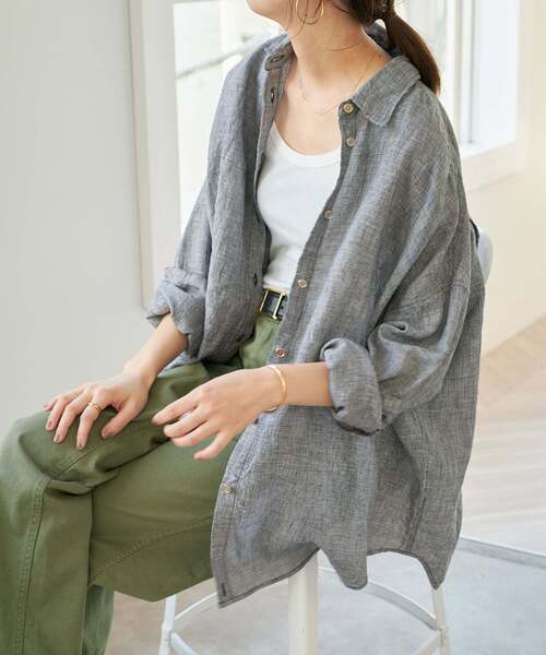 Spick & Span（スピックアンドスパン）の「《ゆったりサイズ》追加 80リネンカシュクール ビッグシャツ（シャツ/ブラウス・レディース・その他14/マルチ/サックスブルー/バーガンディー/ホワイト/その他12/その他7/ネイビー/ブラックミックス・FREE）」の6枚目の写真