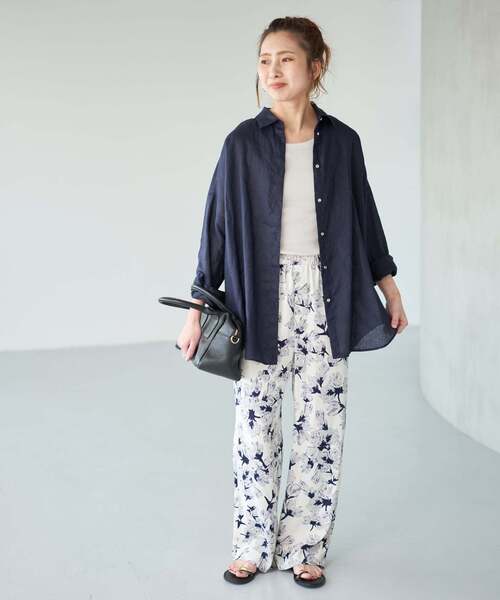 Spick & Span（スピックアンドスパン）の「《ゆったりサイズ》追加 80リネンカシュクール ビッグシャツ（シャツ/ブラウス・レディース・その他14/マルチ/サックスブルー/バーガンディー/ホワイト/その他12/その他7/ネイビー/ブラックミックス・FREE）」の16枚目の写真