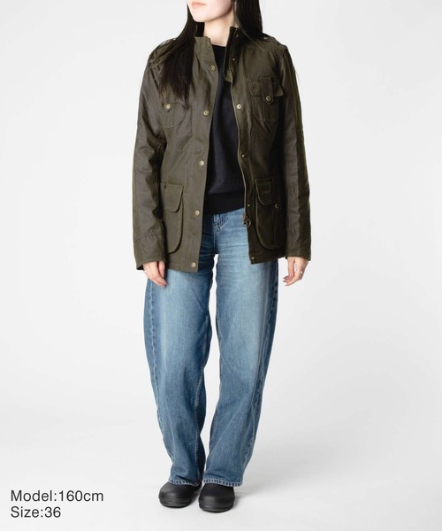 Barbour(バブアー)の「Barbour WINTER DEFENCE Waxed Jacket バブアー ウィンター ディフェンス ワックス ジャケット(マウンテンパーカー・レディース・グリーン・36)」の2枚目の写真