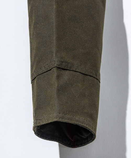 Barbour(バブアー)の「Barbour WINTER DEFENCE Waxed Jacket バブアー ウィンター ディフェンス ワックス ジャケット(マウンテンパーカー・レディース・グリーン・36)」の10枚目の写真