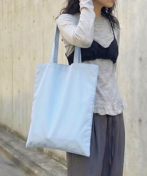 United Athle(ユナイテッドアスレ)の「【United Athle】デイリー フラット トートバッグ L 1406(トートバッグ・レディース・グリーン/レッド/バーガンディー/オレンジ/スモークピンク/スカイブルー/ライトイエロー/ブルー/グレー/エメラルドブルー/ライトピンク/スモーキーグリーン系/ブラック/ダークブラウン/ライトグレー/ホワイト/ライトパープル/ネイビー/パープル/イエロー/ナチュラル・FREE)」の1枚目の写真