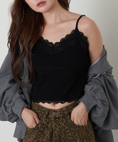 RAY CASSIN（レイカズン）の「パット付レースキャミ（キャミソール・レディース・ブラック/ホワイト系その他/チャコールグレー/カーキ/ライトベージュ・S）」の2枚目の写真