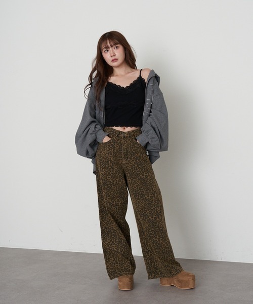 RAY CASSIN（レイカズン）の「パット付レースキャミ（キャミソール・レディース・ブラック/ホワイト系その他/チャコールグレー/カーキ/ライトベージュ・S）」の21枚目の写真