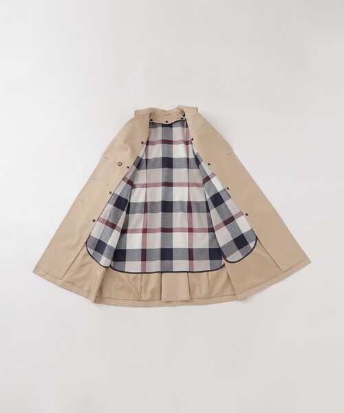 BLUE LABEL CRESTBRIDGE（ブルーレーベルクレストブリッジ）の「【EC販売終了】ライトギャバジントレンチコート（トレンチコート・レディース・ベージュ・38）」の3枚目の写真