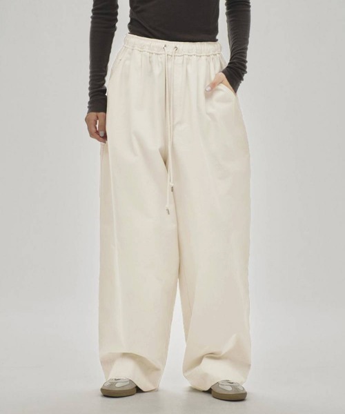 TODAYFUL（トゥデイフル）の「【TODAYFUL/トゥデイフル】Easy Chino Pants/イージーチノパンツ（チノパンツ・レディース・キナリ/バーガンディー/ブラック・36/38）」の4枚目の写真