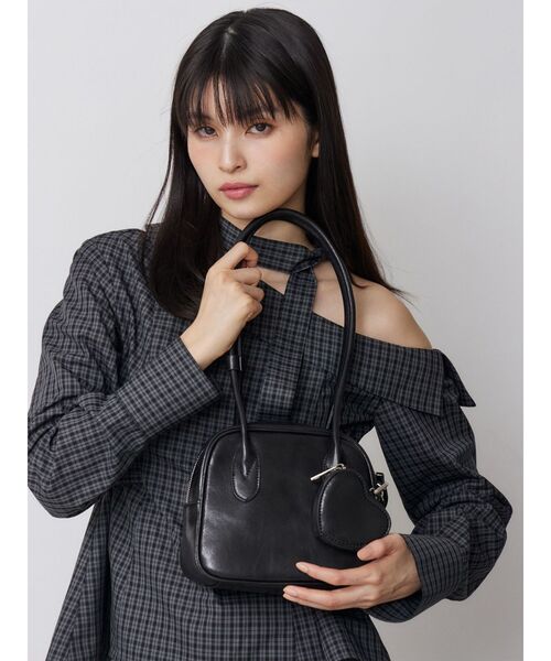 MURUA（ムルーア）の「ロングショルダースクエアボストンバッグ（ショルダーバッグ・レディース・ブラック/ブラウン・FREE）」の3枚目の写真